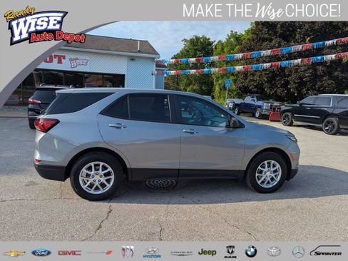 Used 2024 Chevrolet Equinox LS w/ LS Convenience Package AWD/4WD image 2