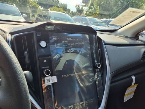 Used 2025 Subaru Crosstrek 2.0i Premium image 12