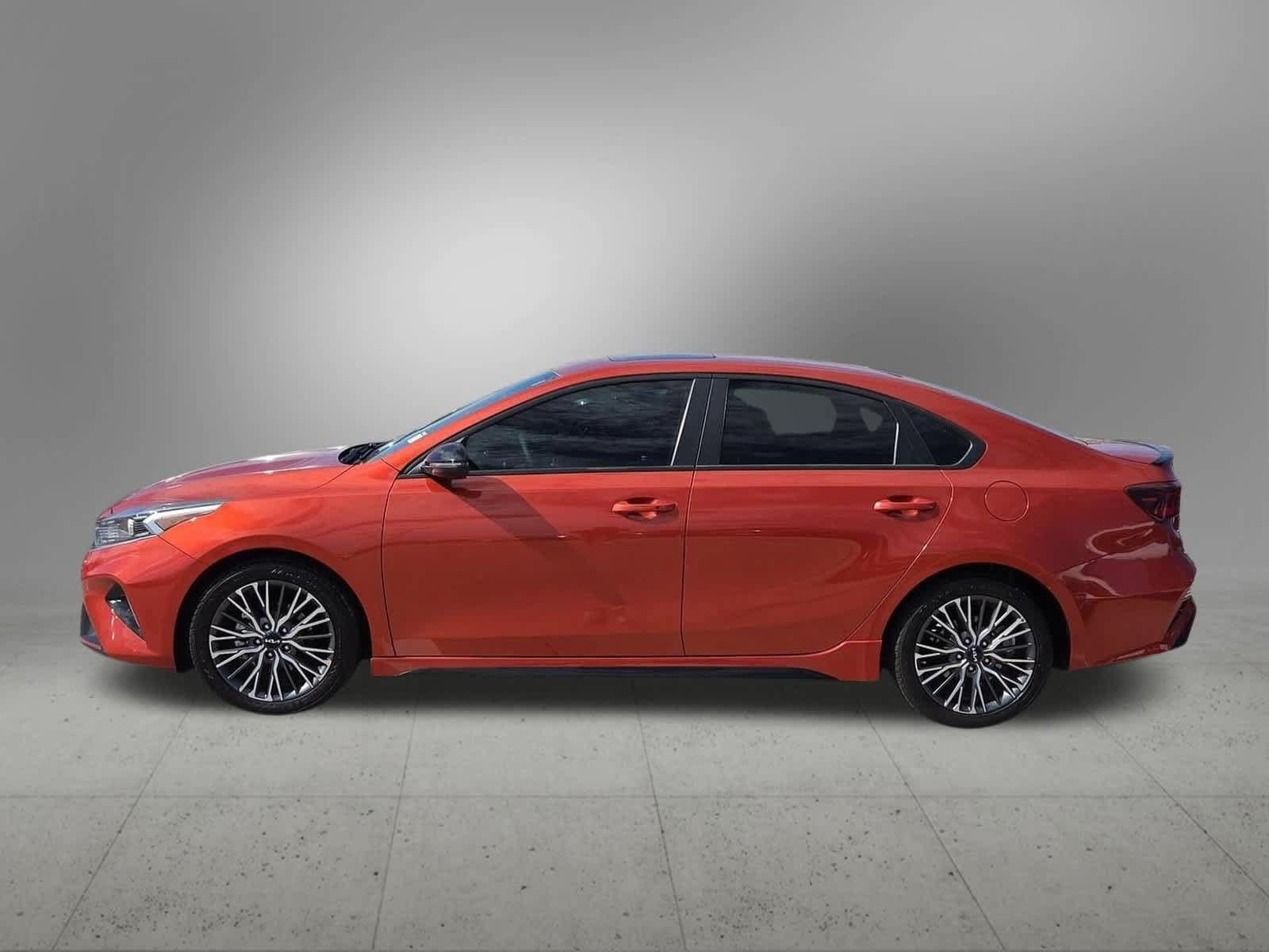 Used 2023 Kia Forte GT-Line w/ GT-Line Premium Package FWD image 3