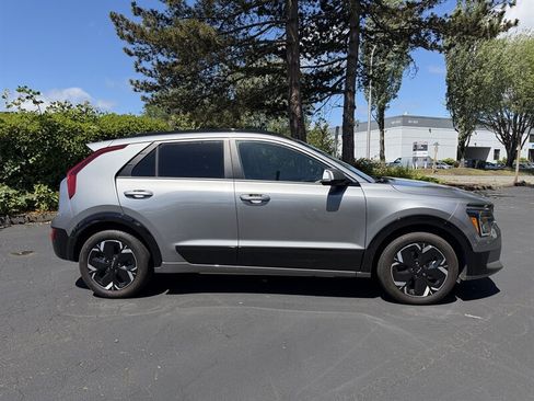Used 2023 Kia Niro Wave FWD image 6