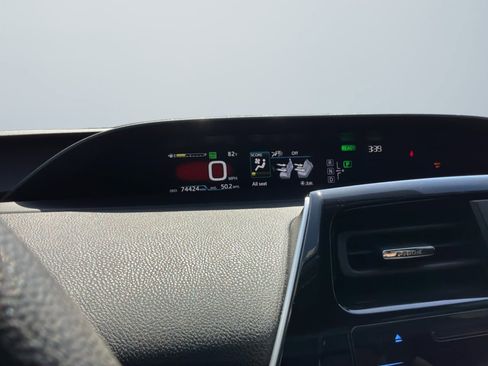 Used 2016 Toyota Prius Two FWD image 11