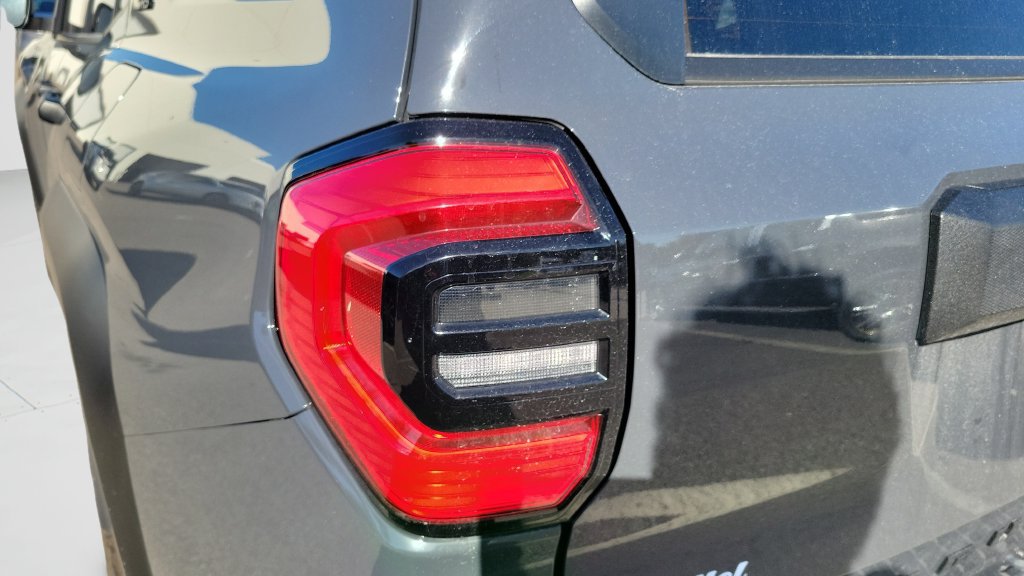Used 2025 Toyota 4Runner SR5 AWD/4WD image 11