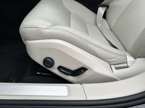 Used 2023 Volvo S60 T8 Plus image 22