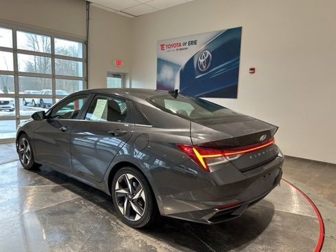 Used 2023 Hyundai Elantra Limited w/ Cargo Package image 4