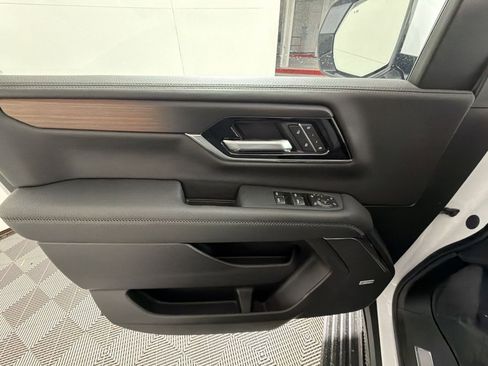 New 2026 GMC Yukon XL Denali w/ Sun & Power Step Package image 15