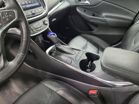 Used 2017 Chevrolet Volt Premier w/ Driver Confidence II Package FWD image 26
