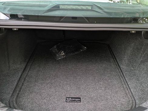 Certified 2025 Volkswagen Jetta SE w/ Sunroof Package FWD image 18