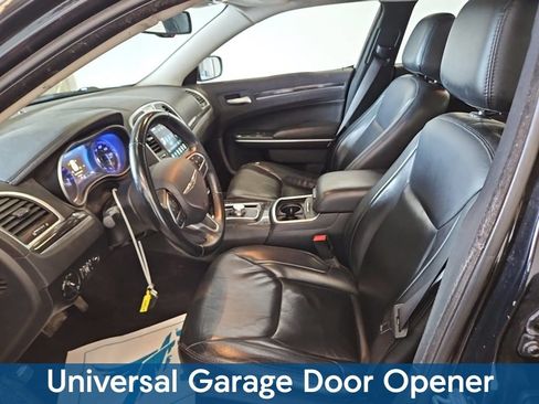Used 2017 Chrysler 300 Limited w/ Value Package AWD/4WD image 8