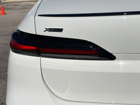 Used 2025 BMW 760i xDrive w/ Executive Package AWD/4WD image 10