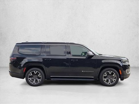 Used 2024 Jeep Wagoneer Series III AWD/4WD image 4