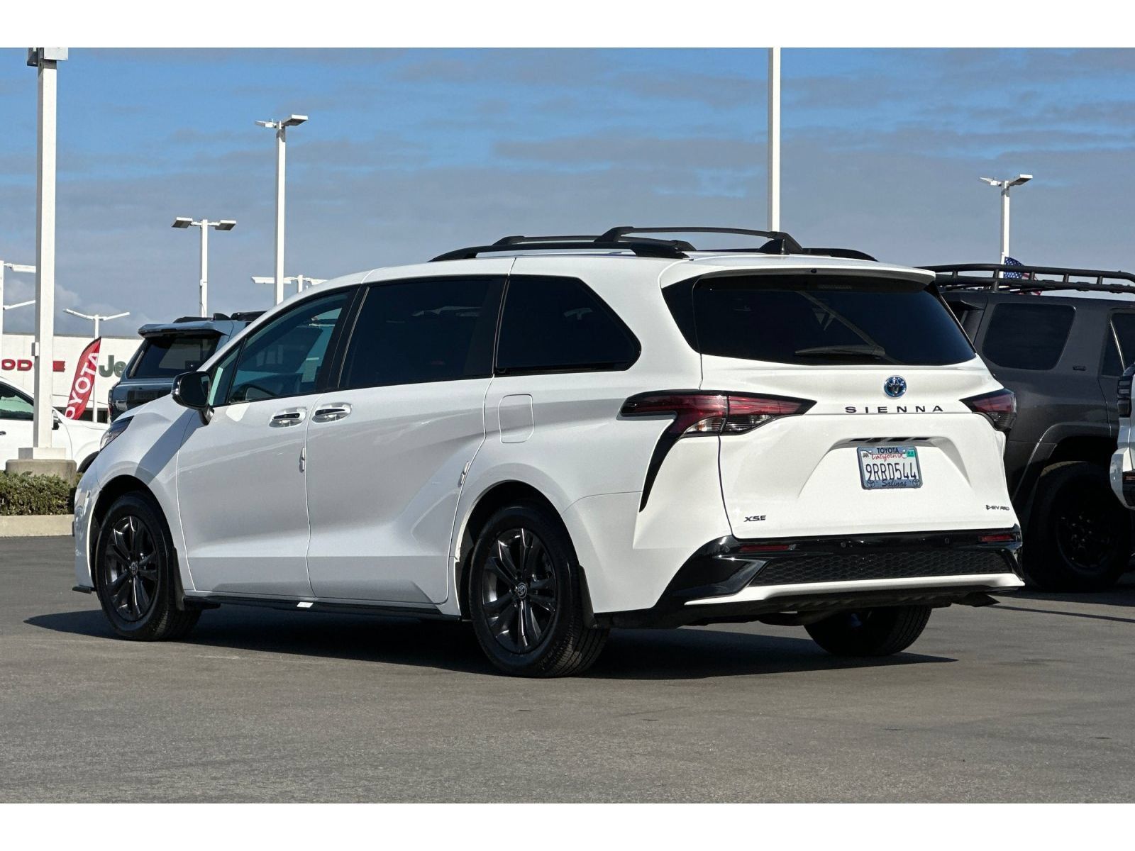 Used 2025 Toyota Sienna XSE w/ XSE Premium Package AWD/4WD image 6