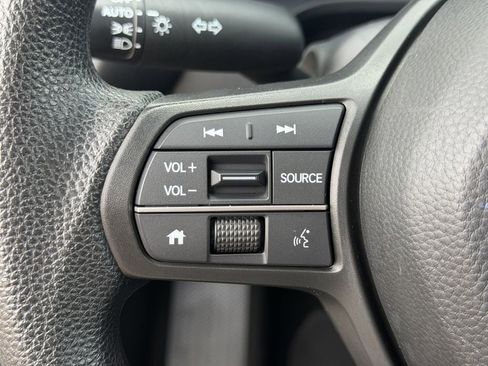 Used 2025 Honda HR-V LX image 23