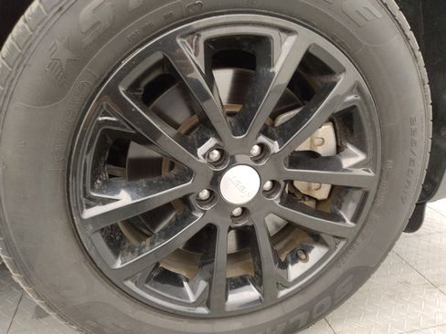 Used 2021 Jeep Cherokee Latitude FWD image 31