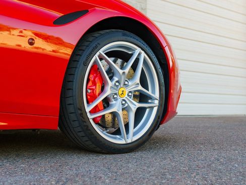 Used 2015 Ferrari California T RWD image 75