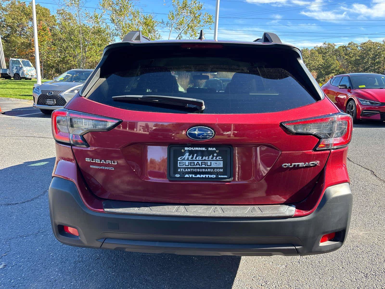 Used 2025 Subaru Outback Premium AWD/4WD image 4