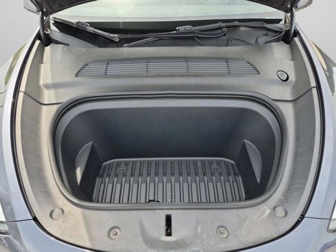 Used 2022 Tesla Model Y Long Range AWD/4WD image 21