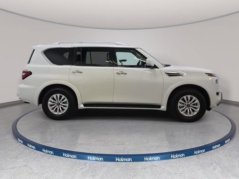 Used 2024 Nissan Armada SV AWD/4WD image 5