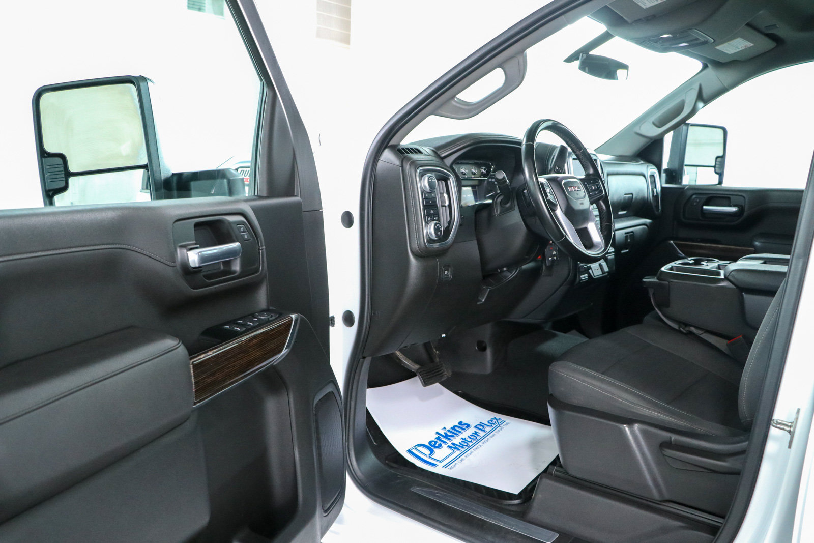Used 2023 GMC Sierra 2500 SLE AWD/4WD image 3