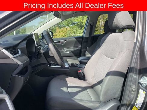 Used 2024 Toyota RAV4 XLE AWD/4WD image 20