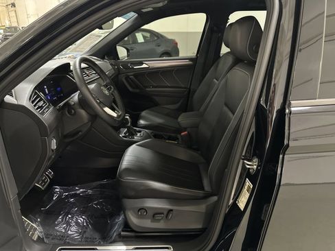 Certified 2023 Volkswagen Tiguan SE R-Line image 15