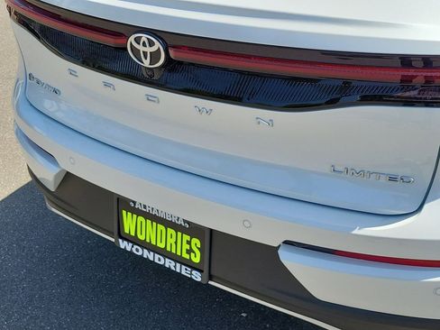 New 2026 Toyota Crown Limited image 7