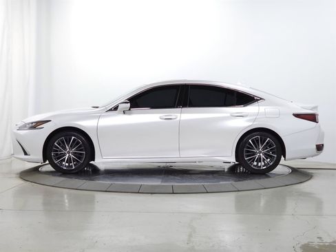 Certified 2025 Lexus ES 300h w/ Premium Package FWD image 5