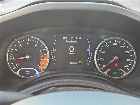 Used 2017 Jeep Renegade Latitude FWD image 13