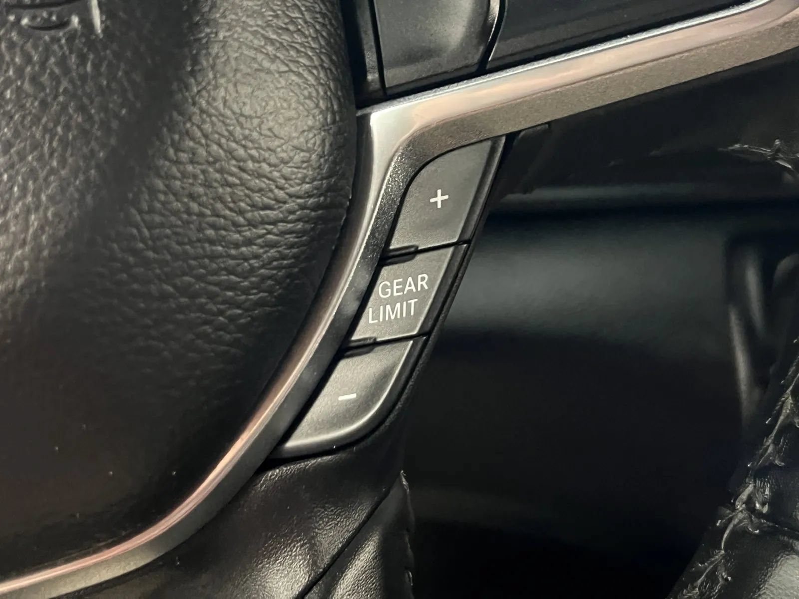 Used 2020 RAM 1500 Laramie AWD/4WD image 13