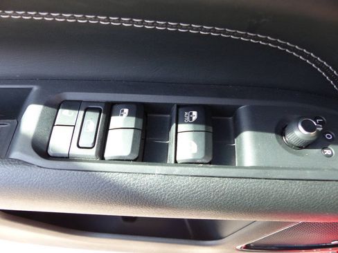 Used 2023 Jeep Compass High Altitude AWD/4WD image 18
