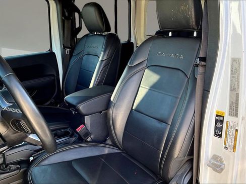 Used 2023 Jeep Wrangler Unlimited Sahara w/ Cold Weather Group image 20