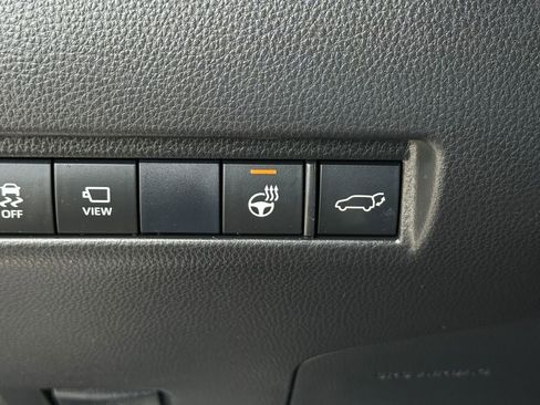 Used 2021 Toyota Venza Limited w/ Carpet Mat Package (TMS) AWD/4WD image 35