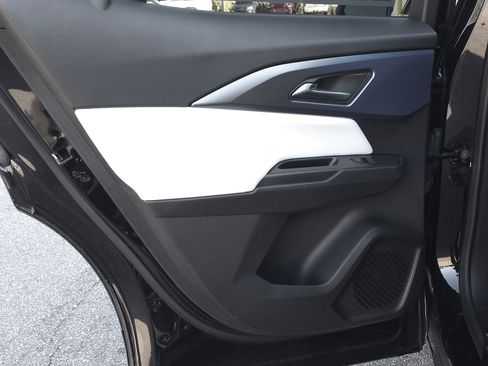 Used 2025 Chevrolet Equinox EV LT image 28