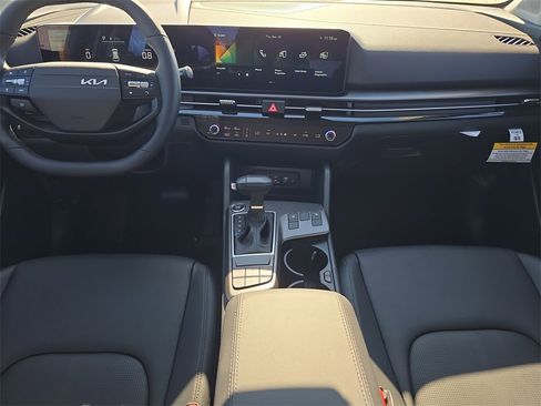 New 2026 Kia Sportage EX image 17