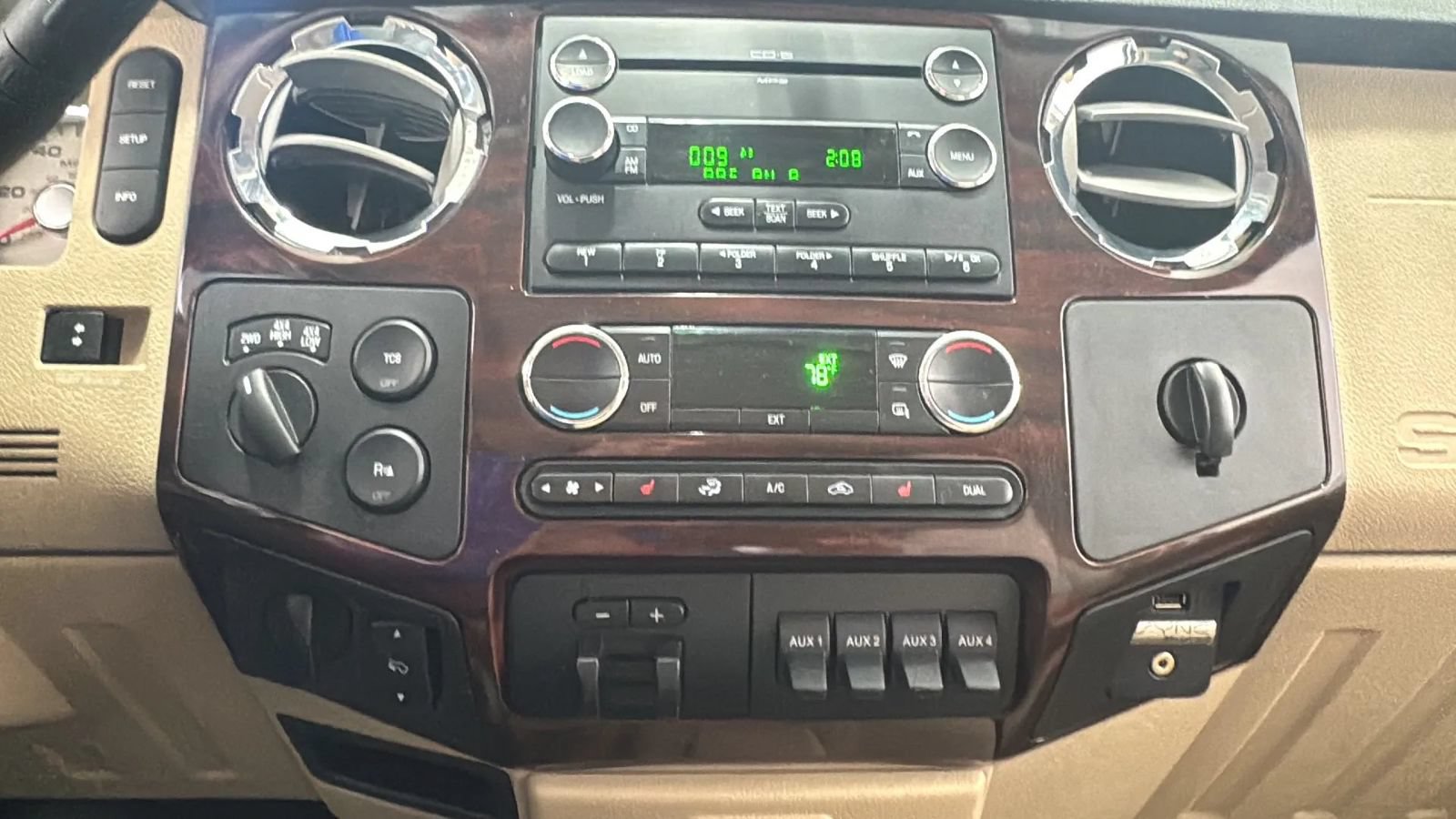 Used 2009 Ford F250 FX4 AWD/4WD image 11