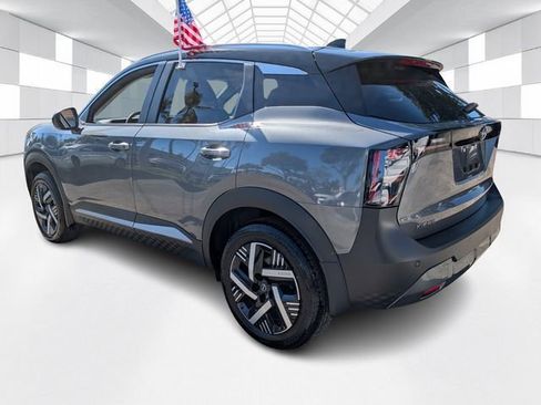 Used 2025 Nissan Kicks SV w/ SV Premium Package image 5