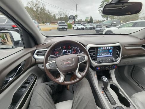Used 2019 GMC Acadia SLT image 18