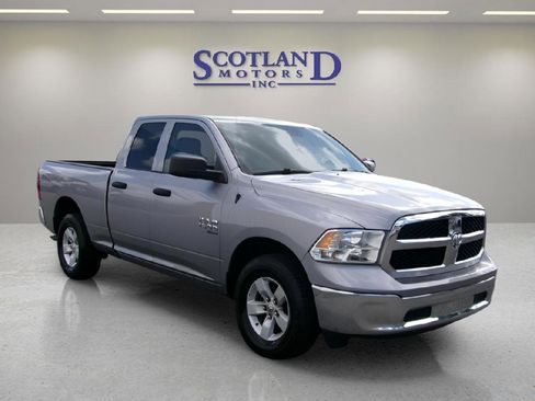 Used 2024 RAM 1500 Classic SLT AWD/4WD image 4