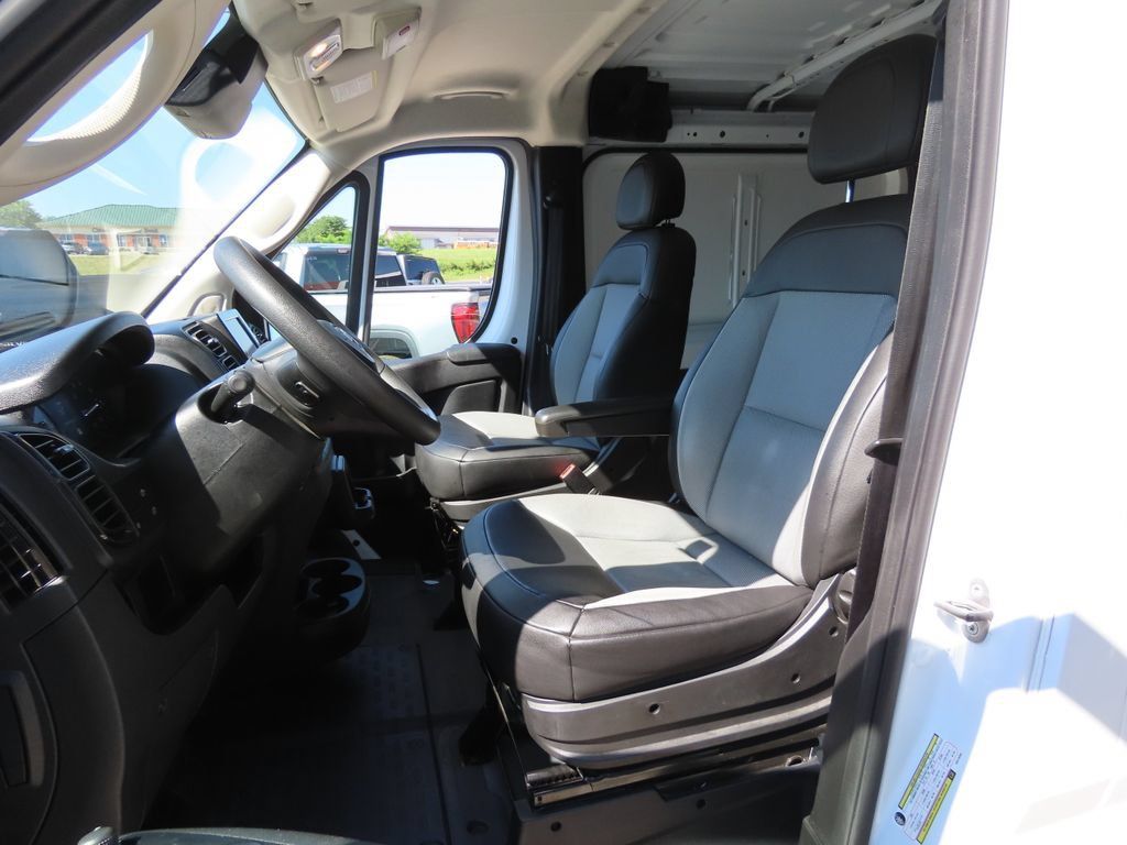 Used 2025 RAM ProMaster 2500 w/ Convenience Group FWD image 23