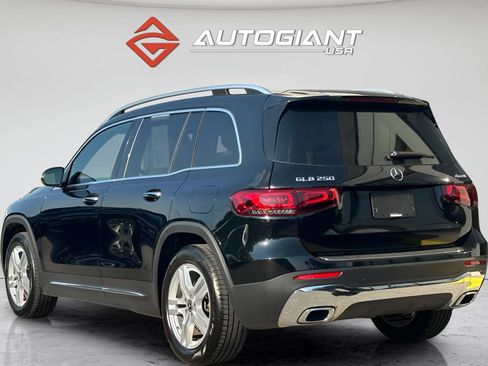 Used 2023 Mercedes-Benz GLB 250 GLB 250 w/ Premium Package image 9