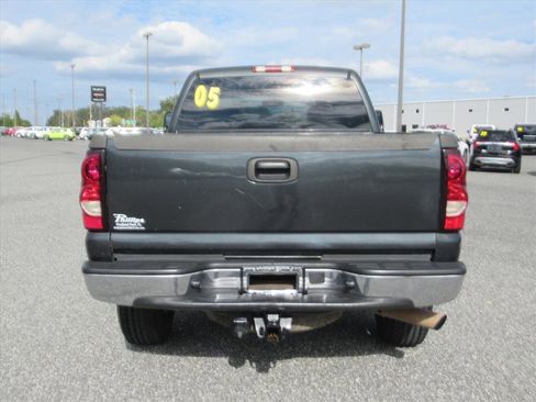 Used 2005 Chevrolet Silverado 2500 LT w/ Heavy-Duty Power Package image 6