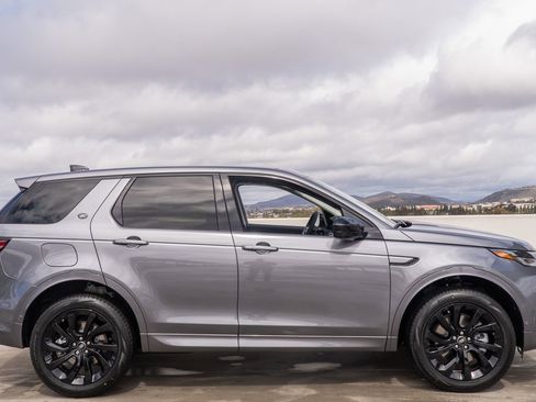 Used 2025 Land Rover Discovery Sport S image 7
