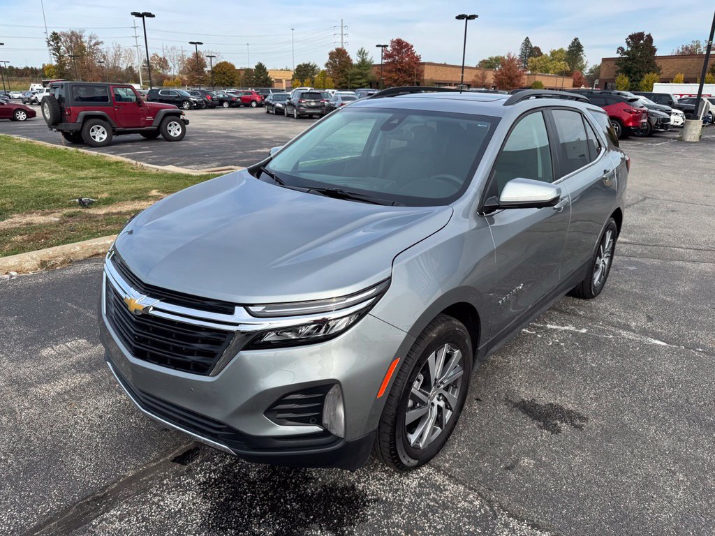 Used 2024 Chevrolet Equinox LT AWD/4WD image 3