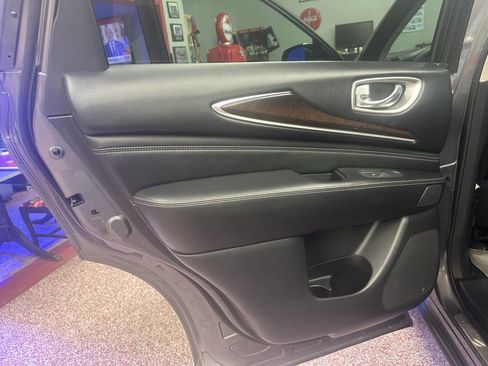 Used 2017 INFINITI QX60 Base AWD 4dr SUV w/ Deluxe Technology Package image 38