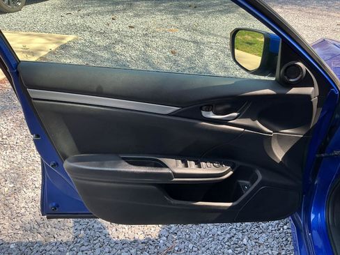 Used 2019 Honda Civic Sport image 9