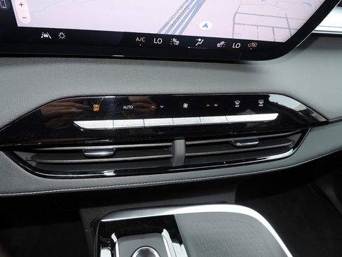 New 2026 Buick Enclave Sport Touring w/ Super Cruise Package image 22