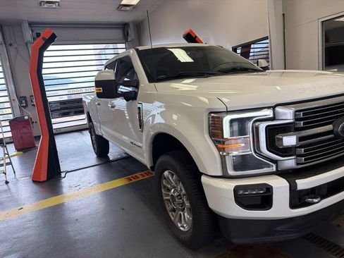 Used 2022 Ford F250 Limited AWD/4WD image 1
