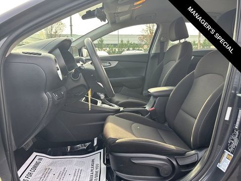 Used 2023 Kia Forte LXS image 13