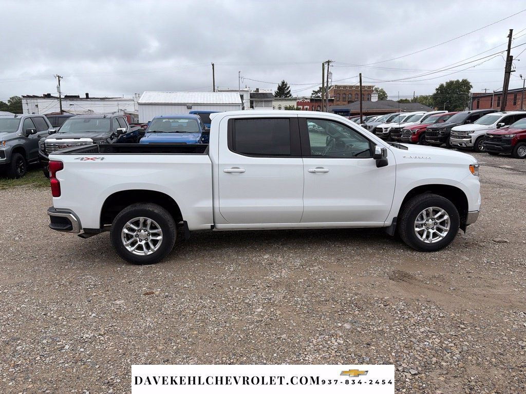Used 2023 Chevrolet Silverado 1500 LT w/ Leather Package AWD/4WD image 6