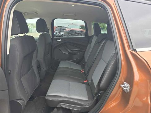 Used 2017 Ford Escape SE AWD/4WD image 16