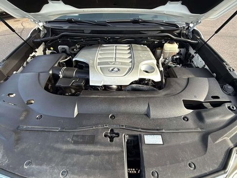 Used 2016 Lexus LX 570 4WD image 26